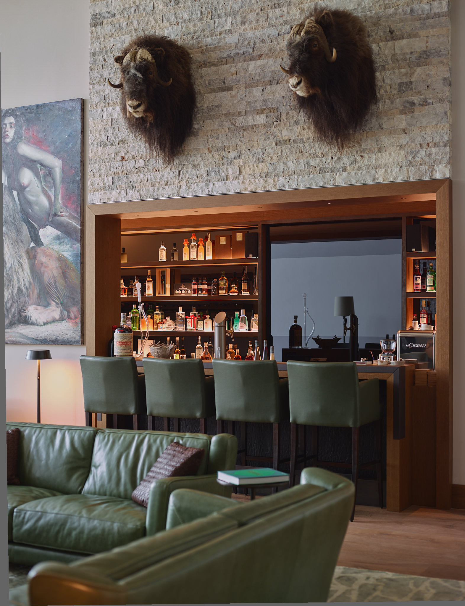 Estate H — Villa h bar lounge bison mounts