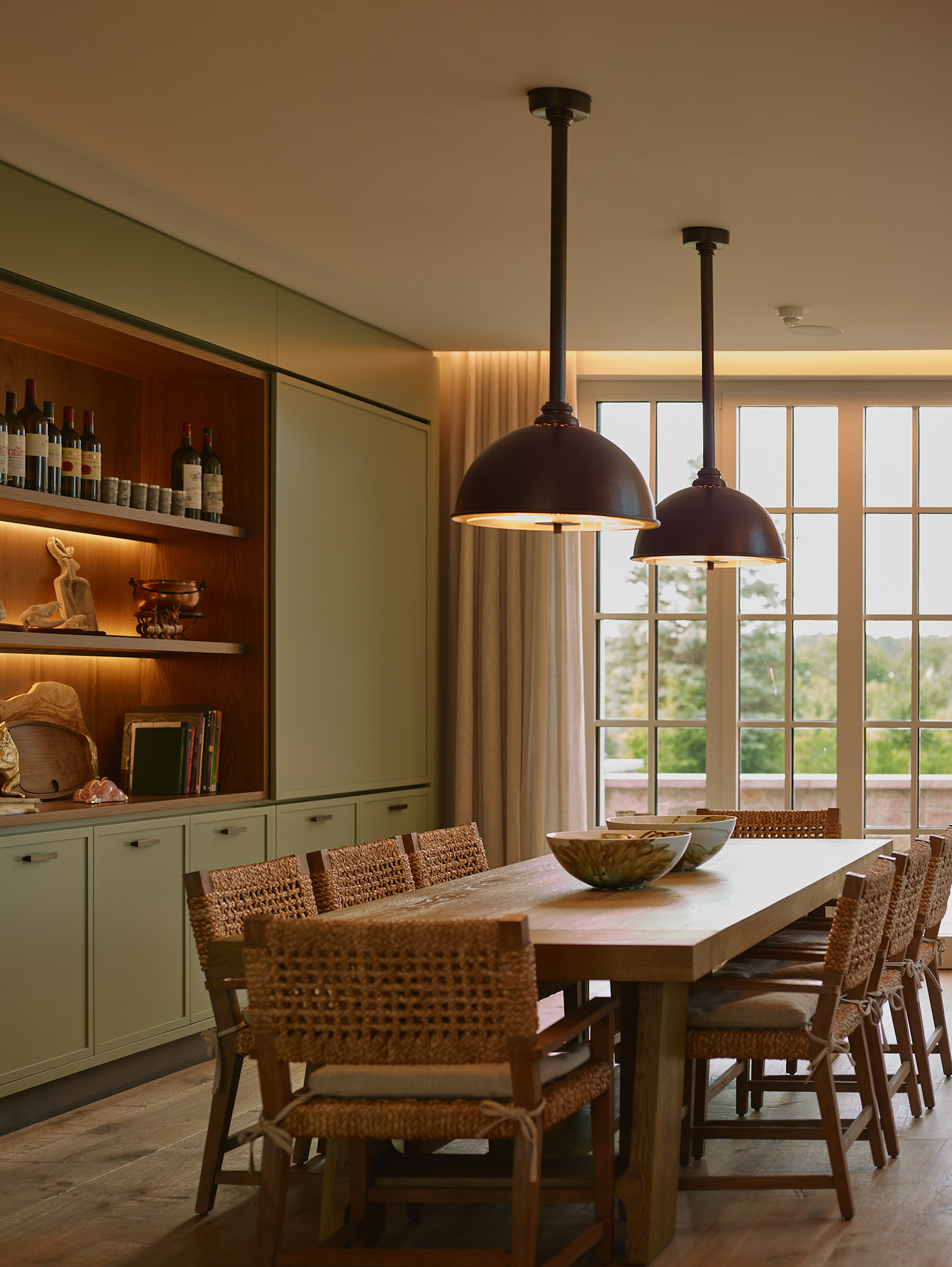 Estate H — Villa h dining table oryx mount