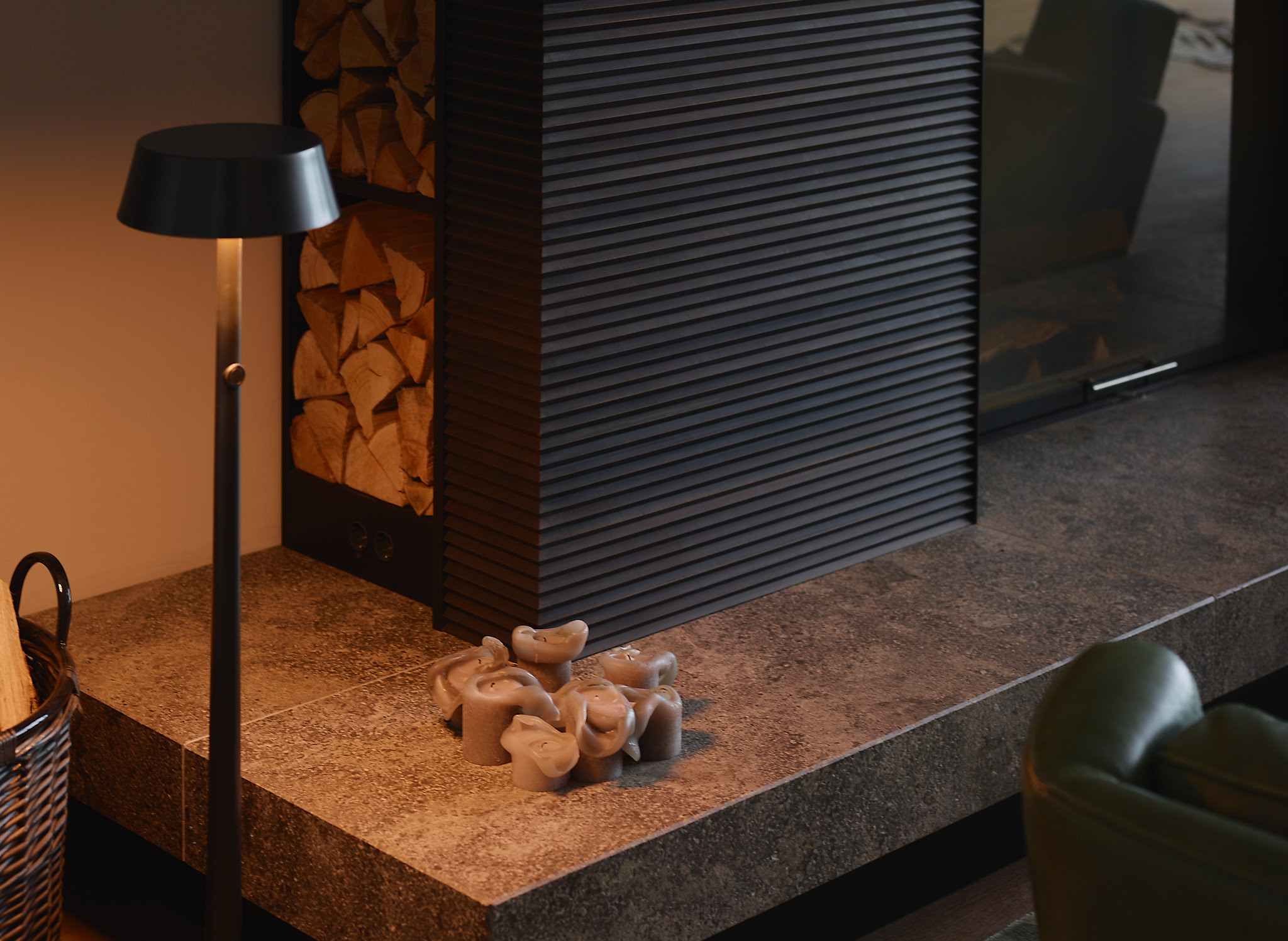 Estate H — Villa h fireplace firewood lamp
