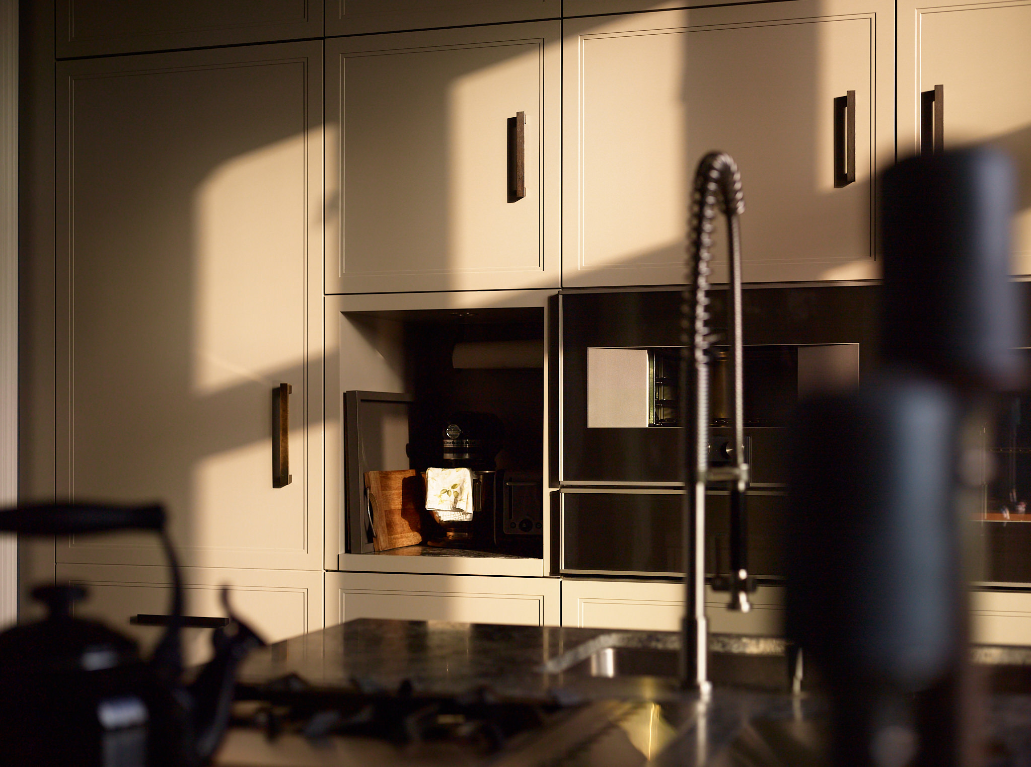 Villa D — Kitchen cabinets evening