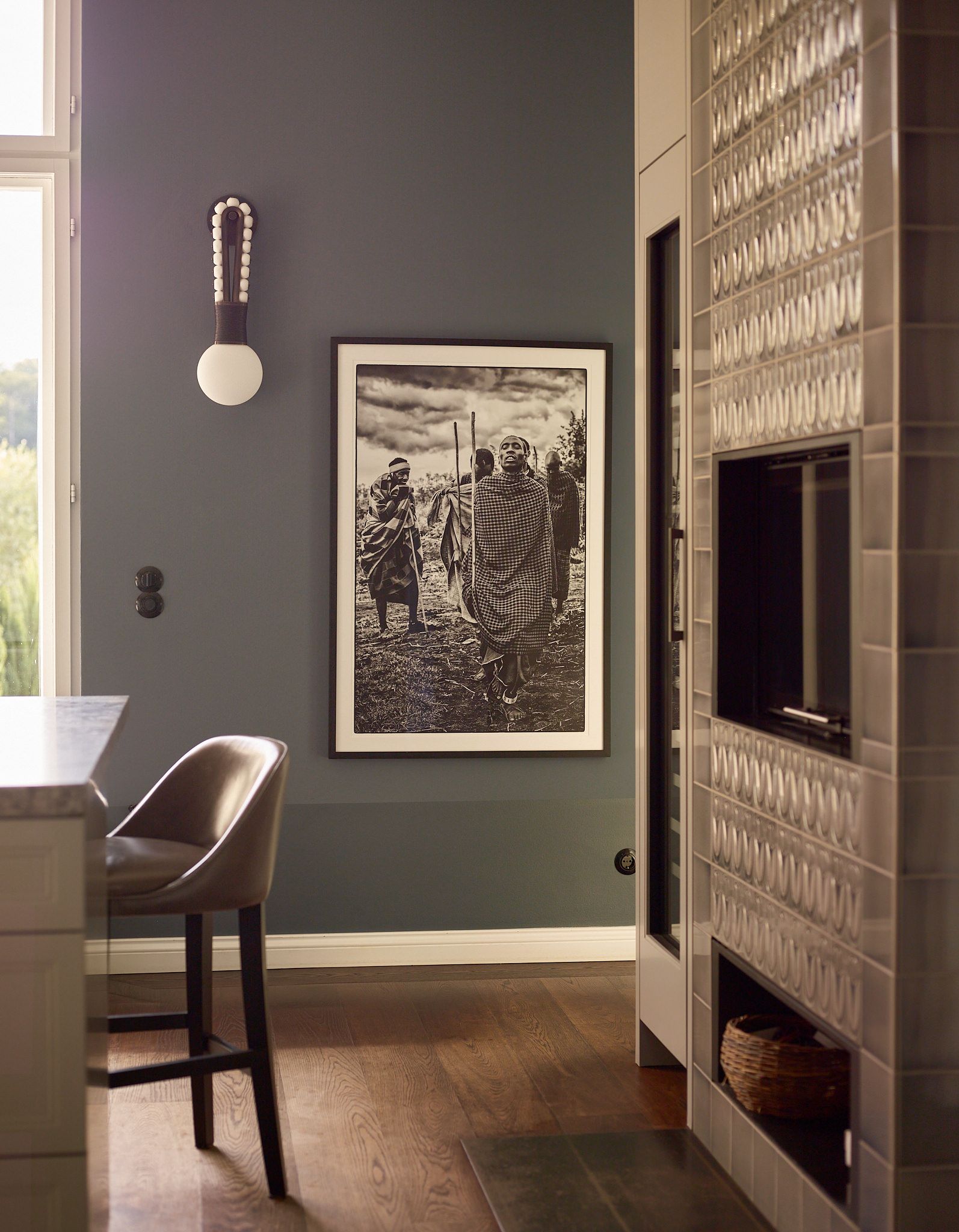 Villa D — Kitchen wildlife art tiles