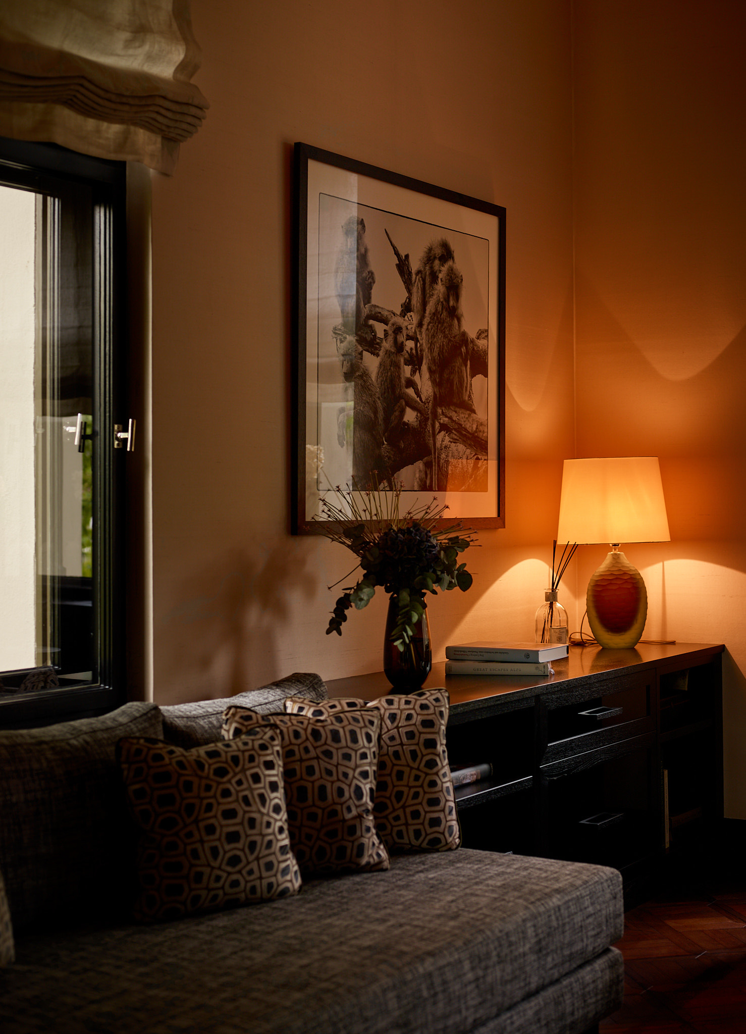Villa D — Sitting corner amber light