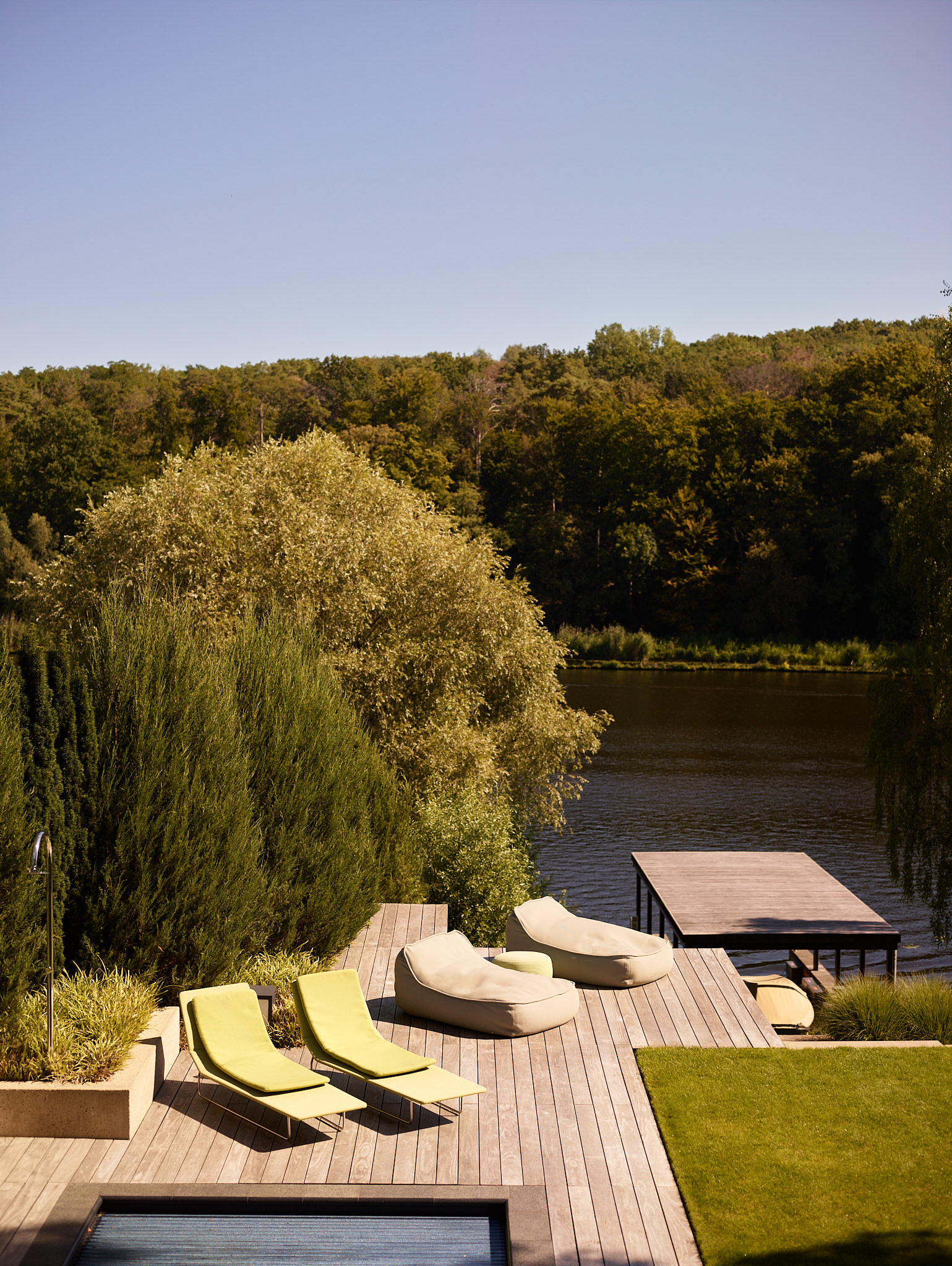 Villa D — Waterfront pool terrace