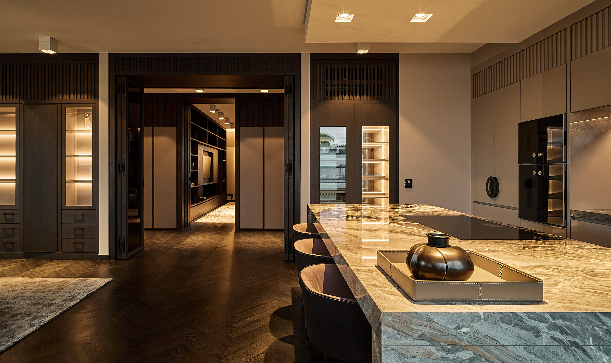 Penthouse M — Island stone veining