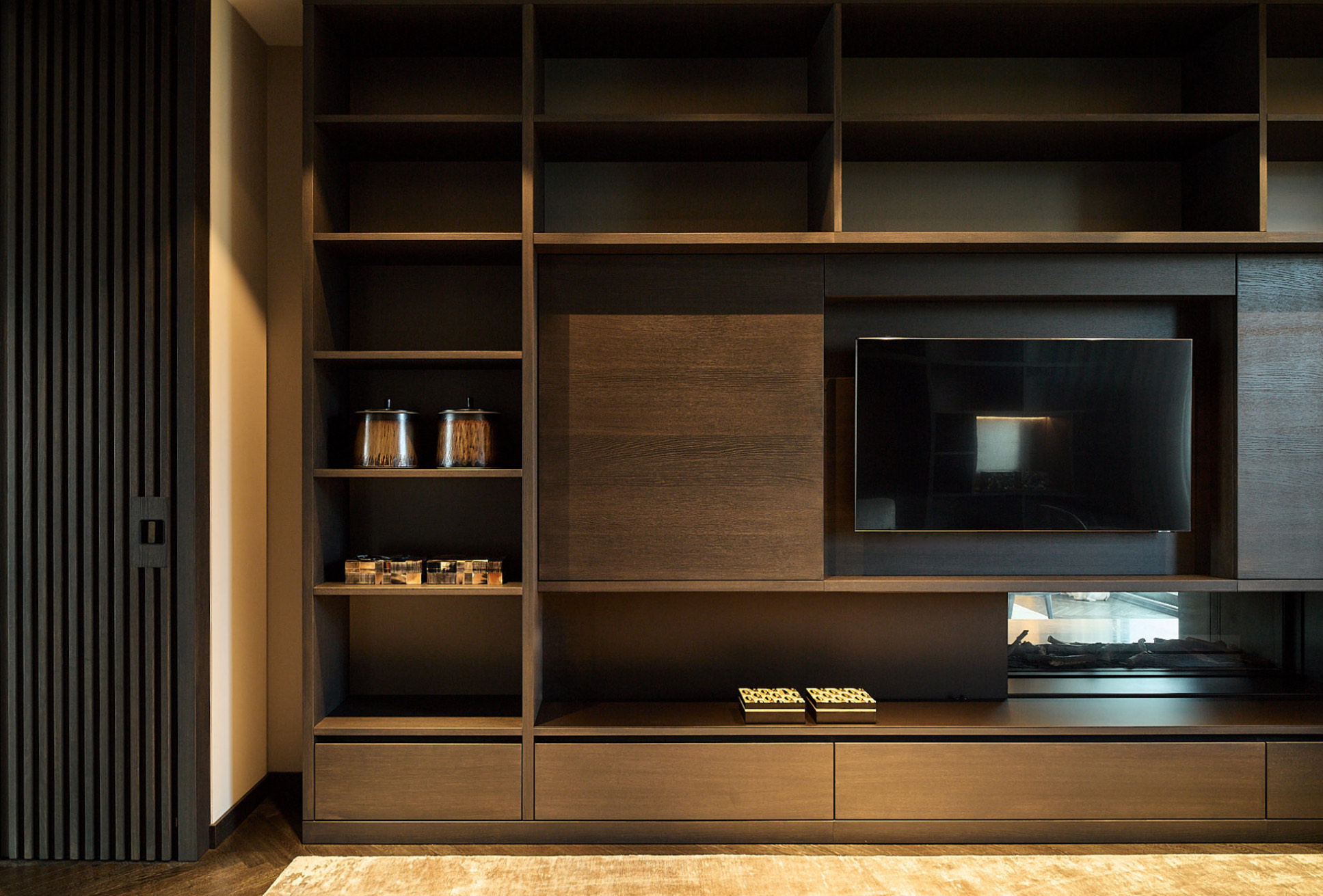 Penthouse M — Oak media wall