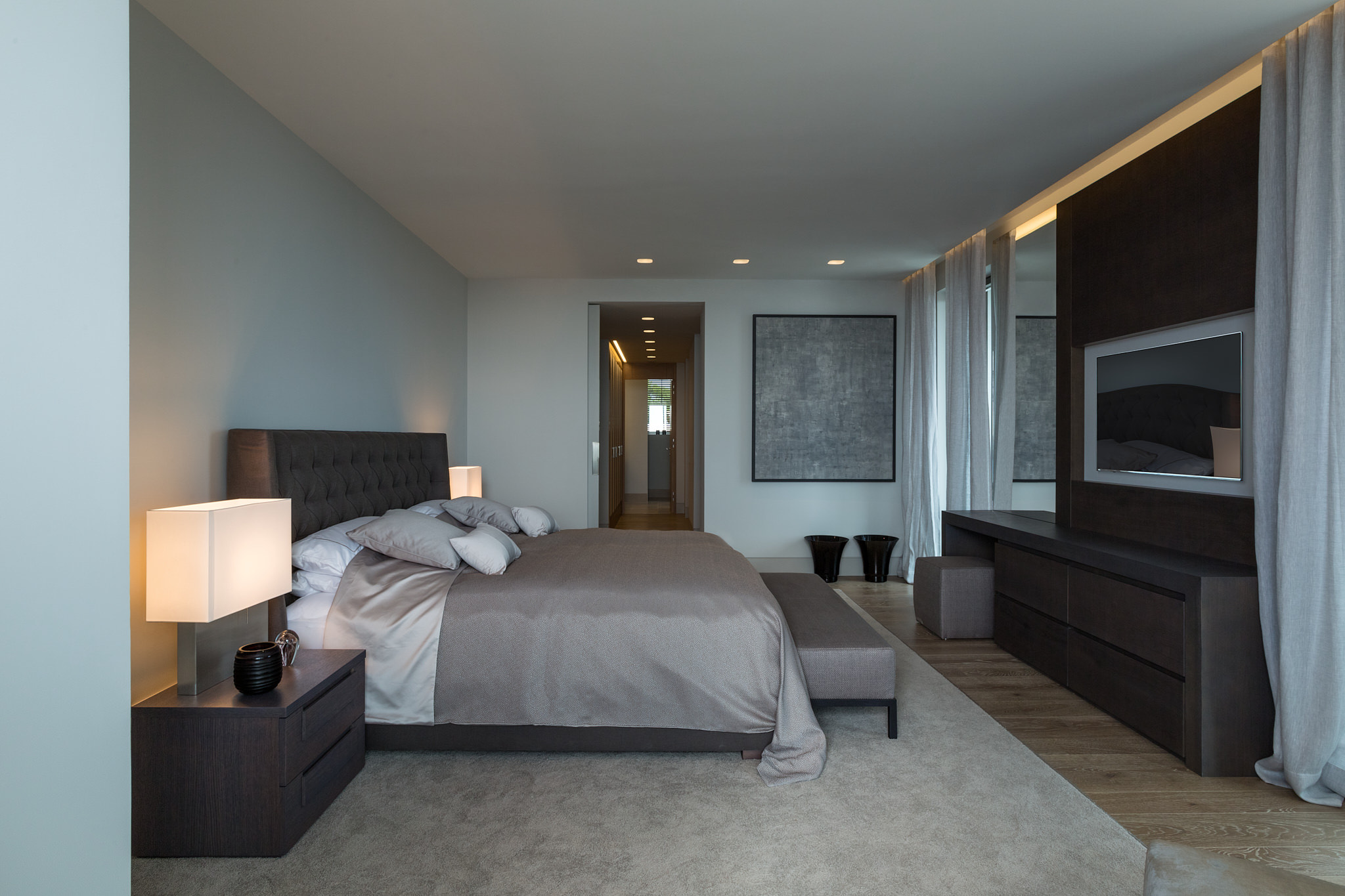 Apartment CA — Master bedroom oak