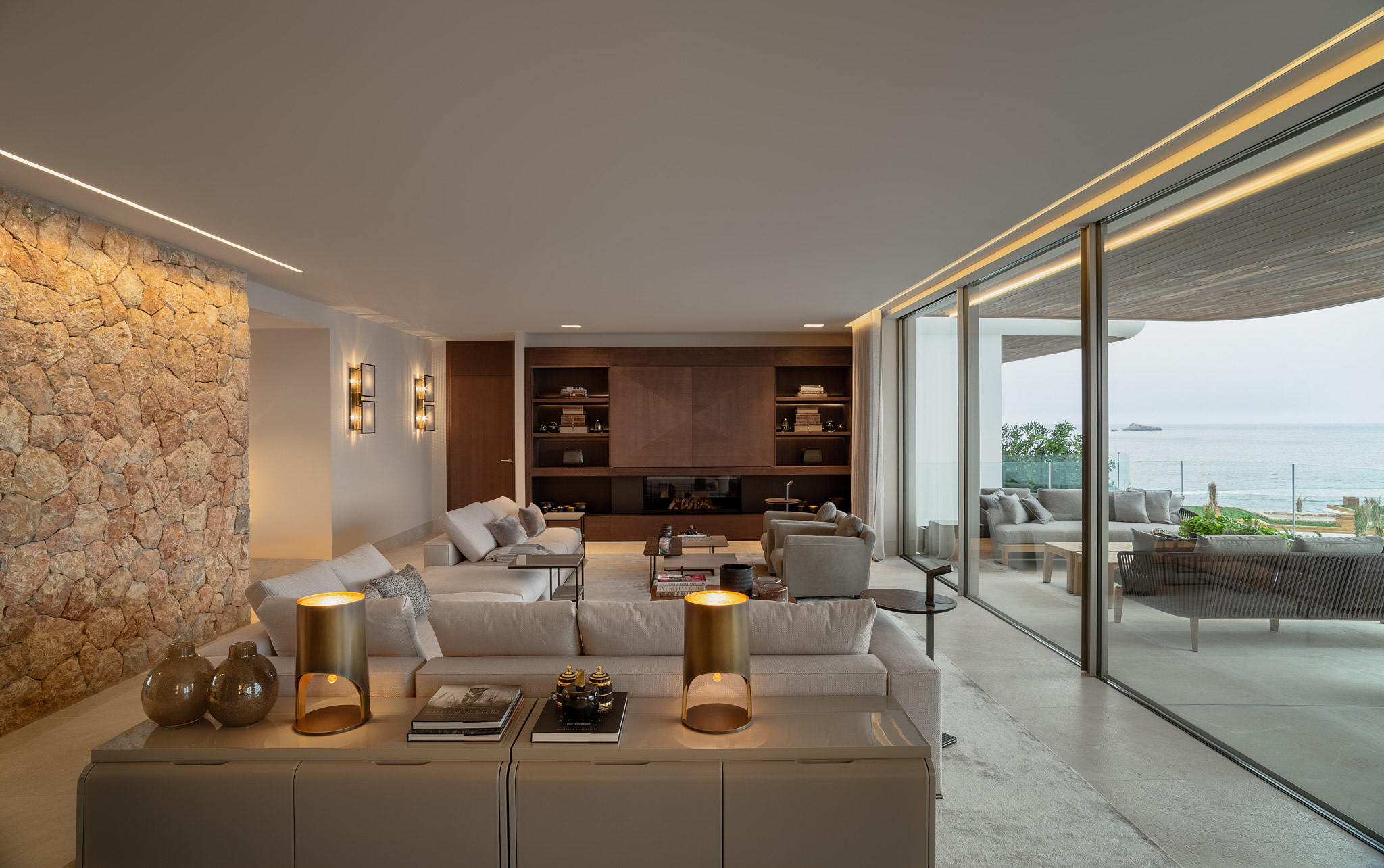 Penthouse CA — Salon stone wall